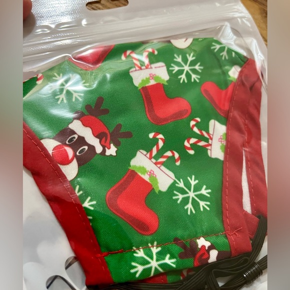 4 New Adult Fabric Masks - Christmas Patterns - Adjustable Ear Straps - 2 Layers - Picture 3 of 6